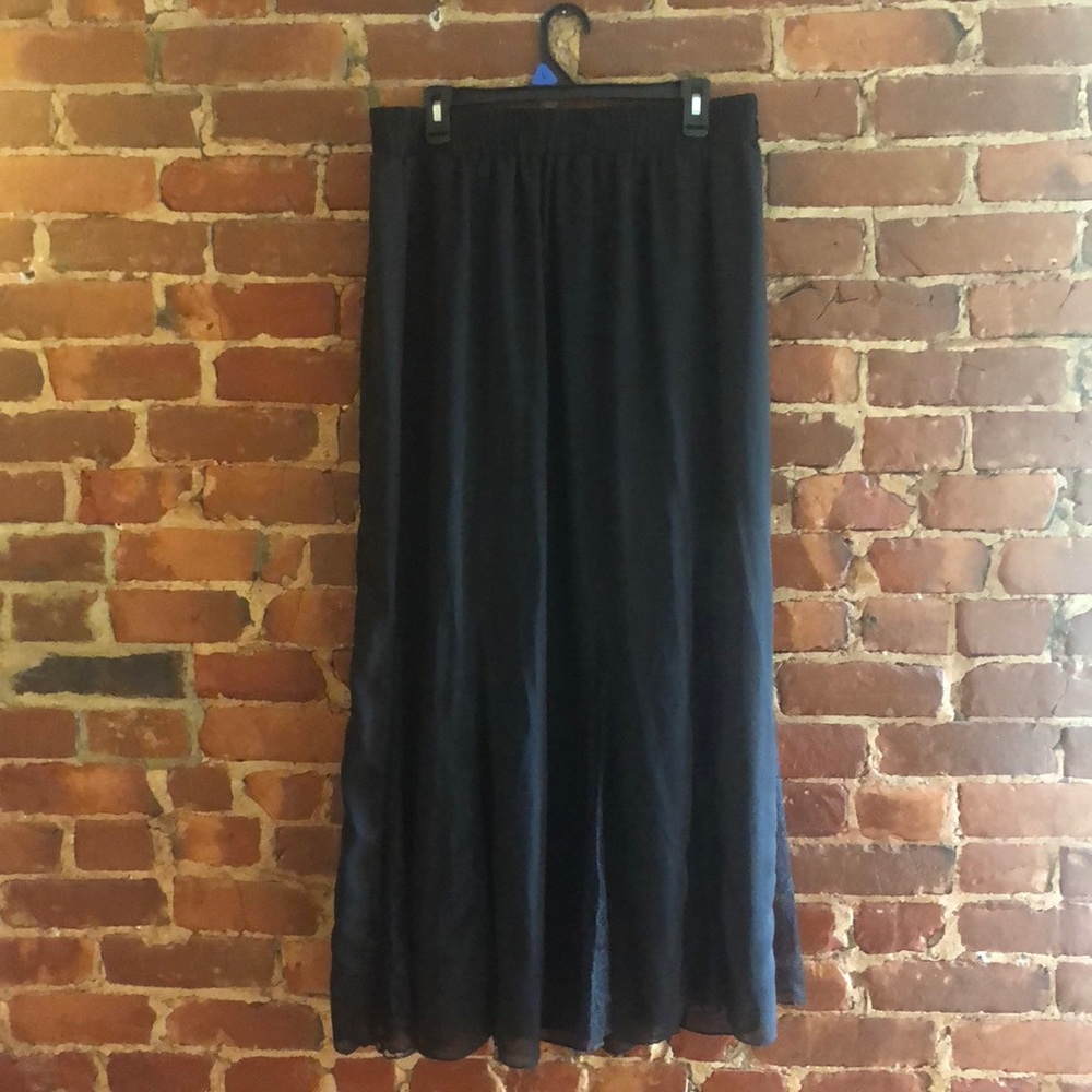 Flowy Black maxi skirt